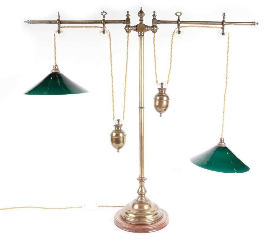 A late Victorian double lamp